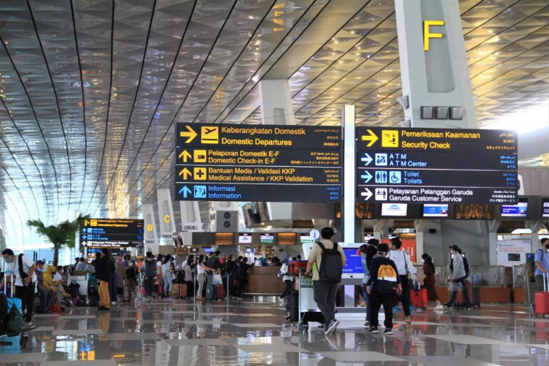 bandara tersibuk di indonesia